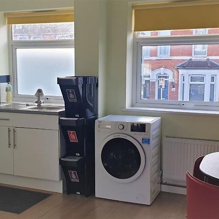Apartamento Swindon Old Town Duplex - Entercloud9Sa Exterior foto