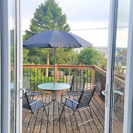 Apartamento Swindon Old Town Duplex - Entercloud9Sa Exterior foto