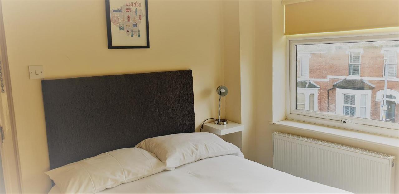 Apartamento Swindon Old Town Duplex - Entercloud9Sa Exterior foto